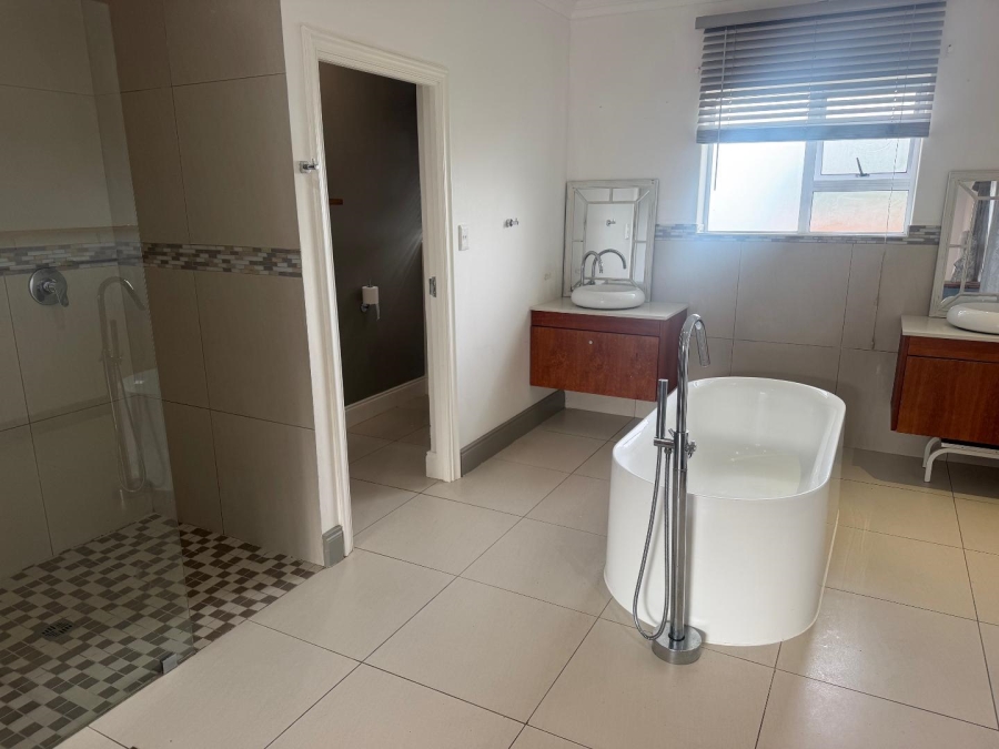 5 Bedroom Property for Sale in Dana Bay Western Cape